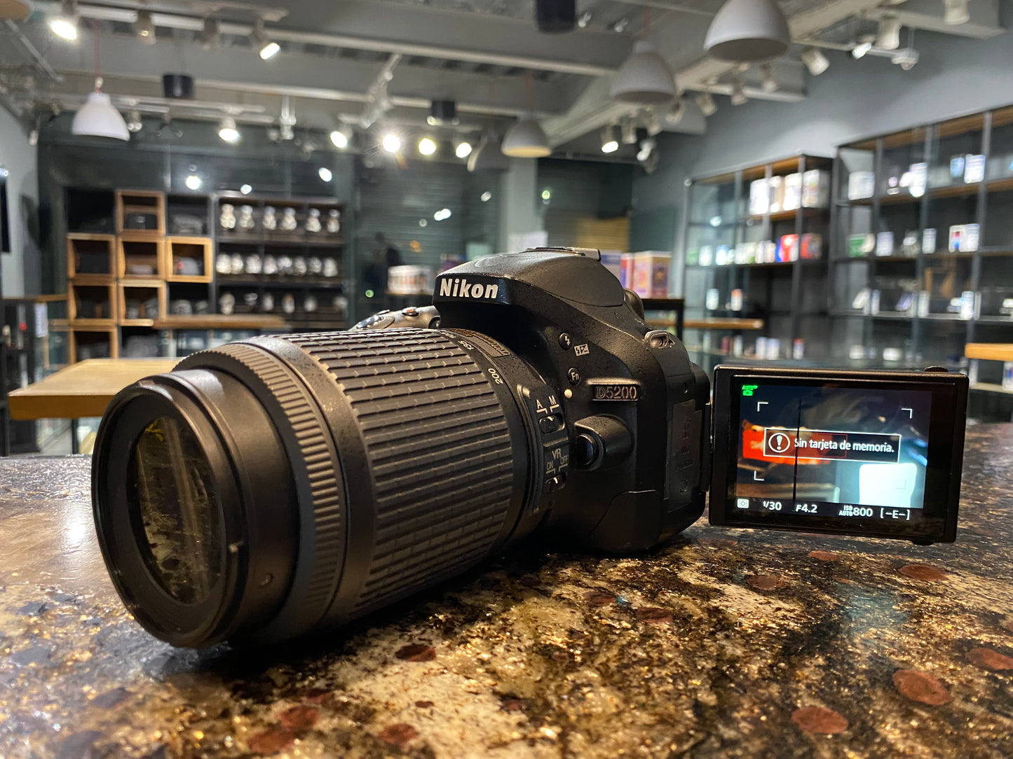 Nikon D5200 + 55-200mm (Producto Único)