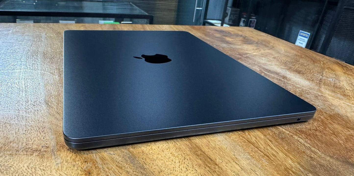 Macbook Air M2 2022 (Producto ùnico)