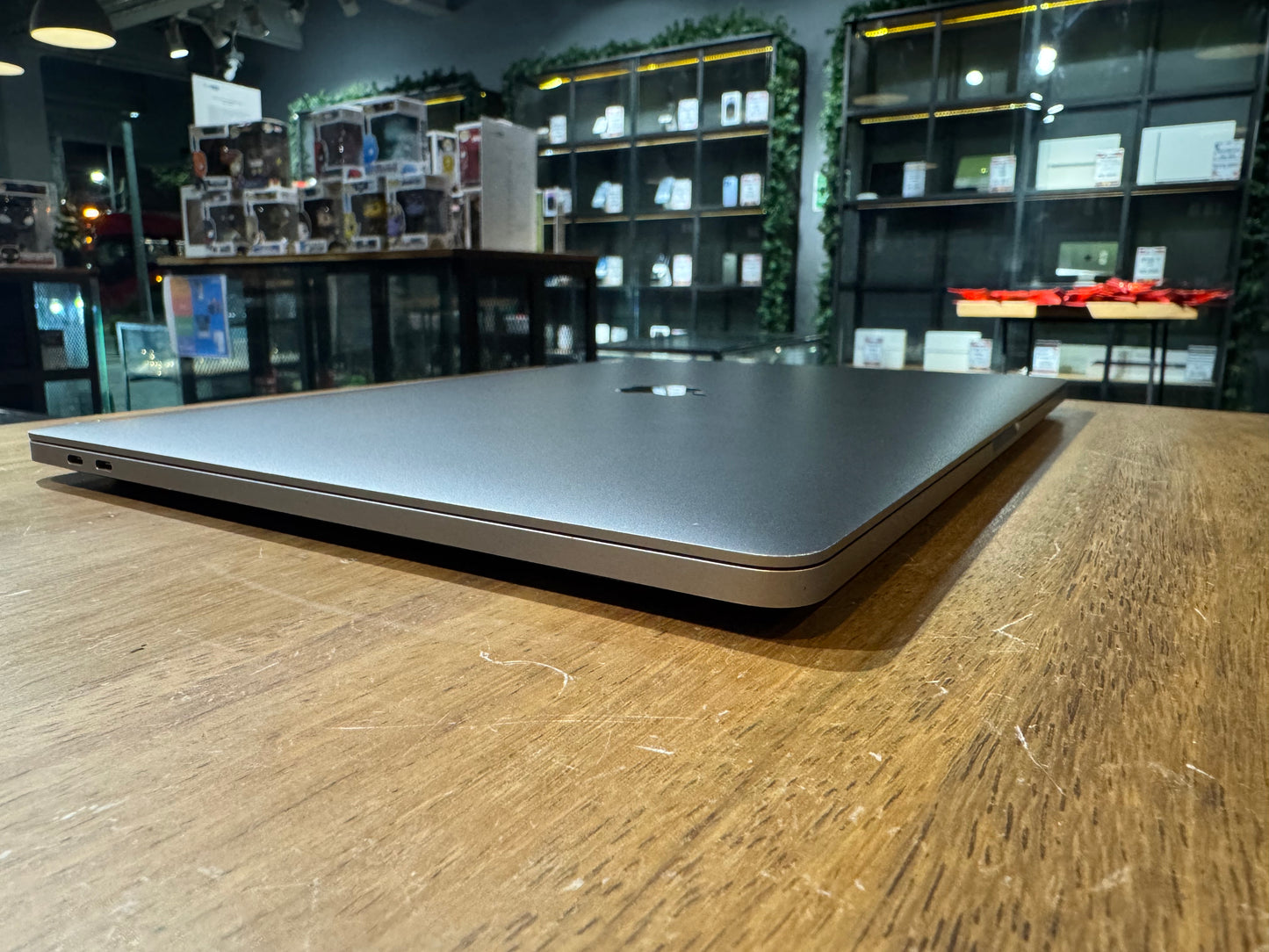 MacBook Pro 2019 16" Touch Bar