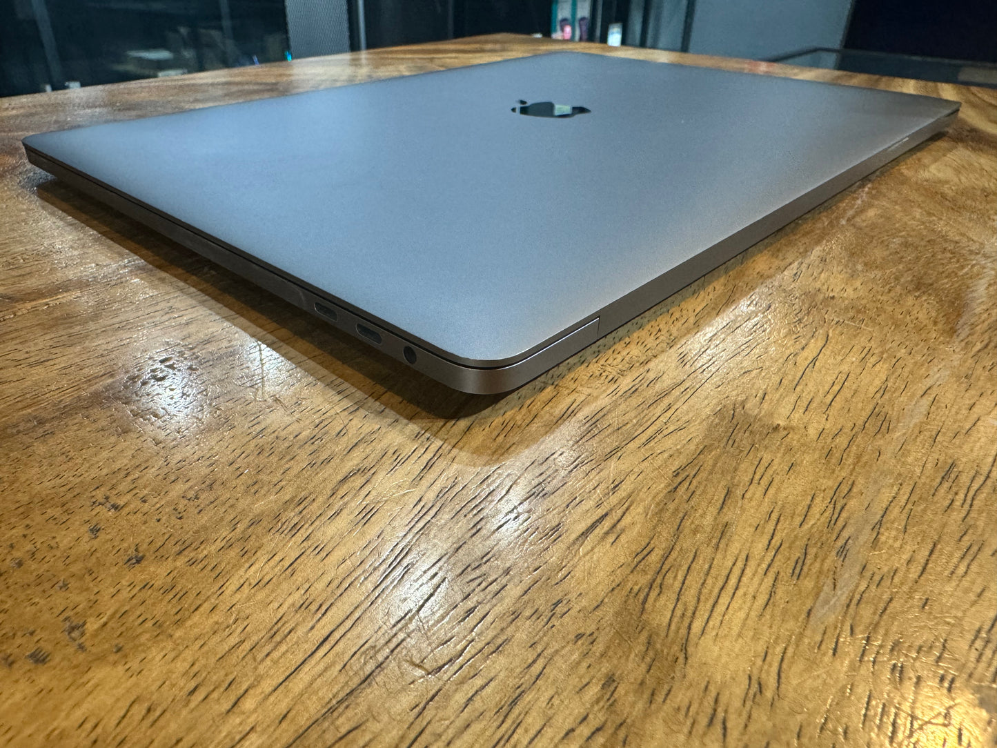 MacBook Pro 16" 2019 (Produco Ùnico)