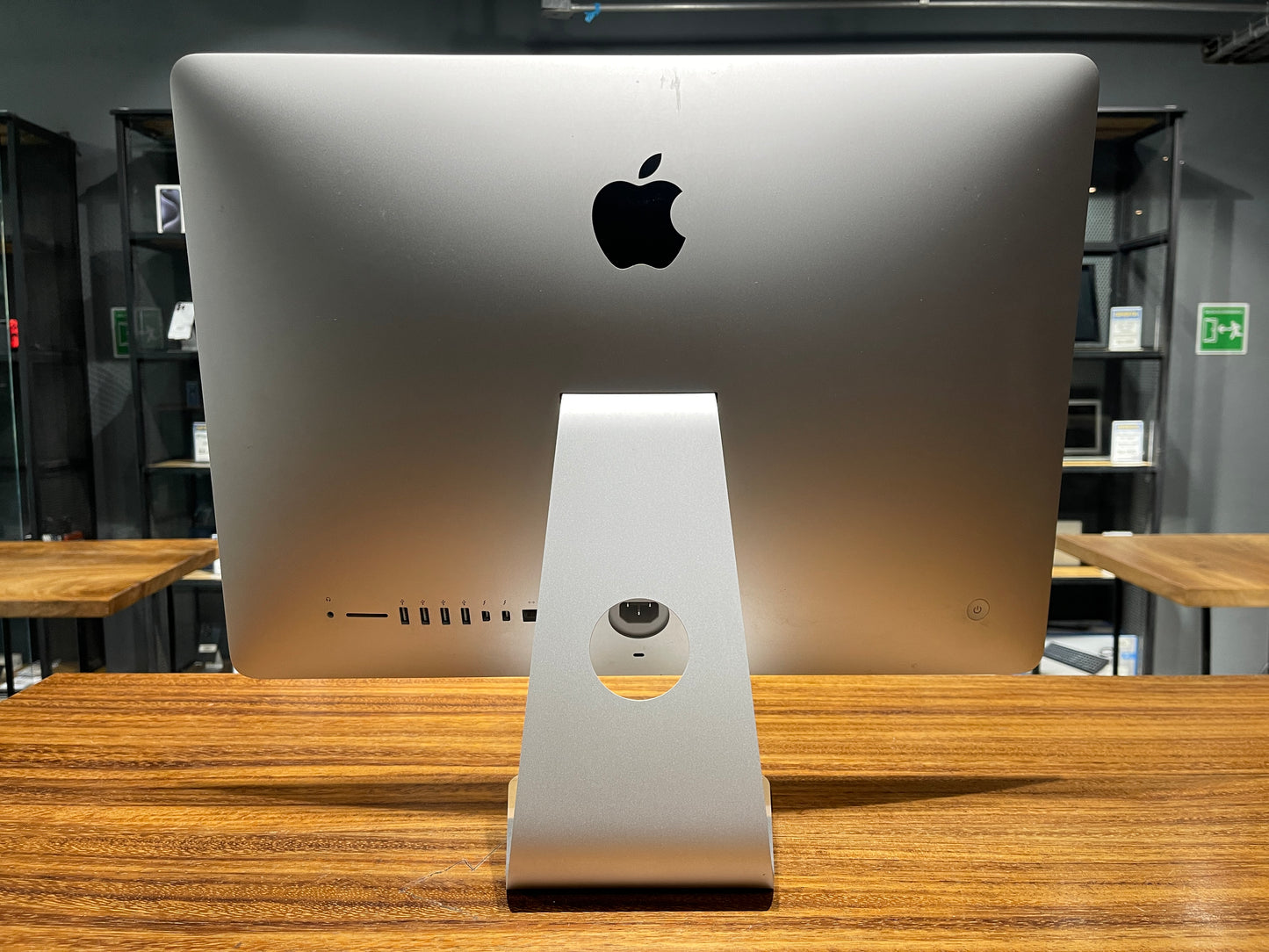 iMac 21.5" 2015 Core i5 8GB RAM/ 1 TB HDD (Producto Unico)