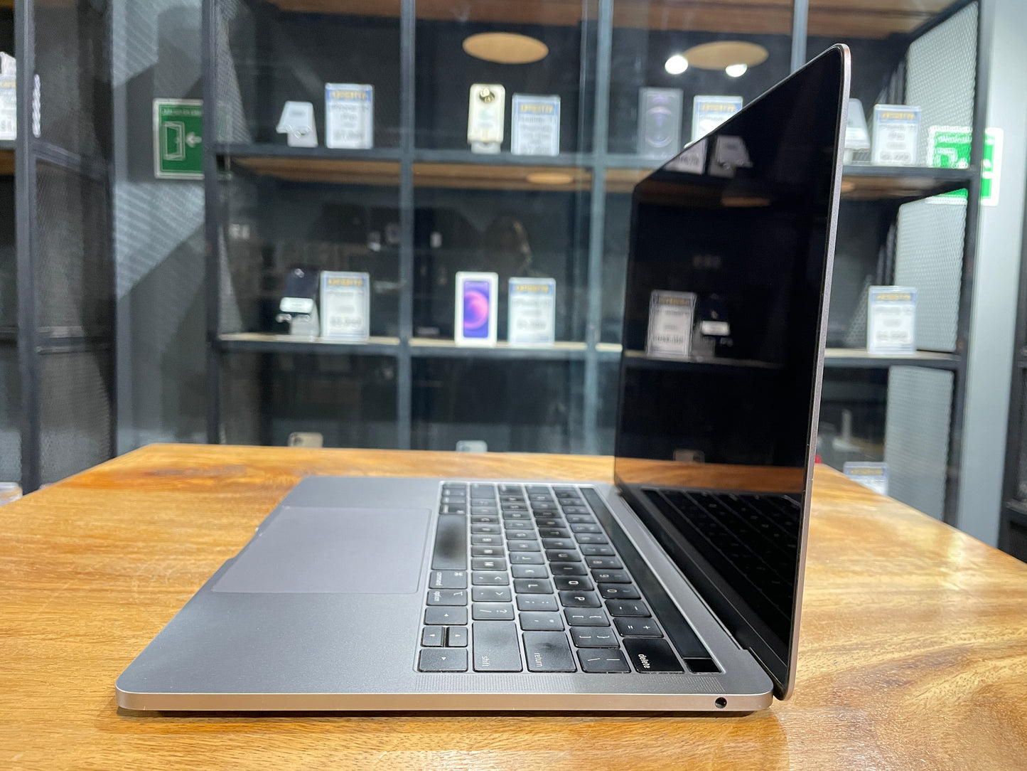 MacBook Pro 2019 13" TouchBar 128GB (Producto Unico)