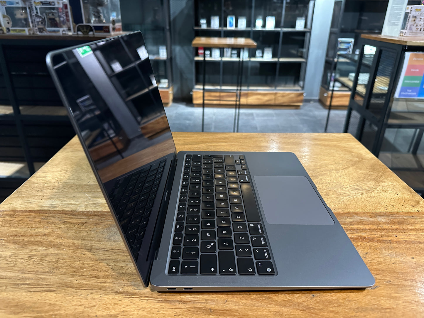 MacBook Air 13" M1 2020 256GB SSD (Producto Unico)