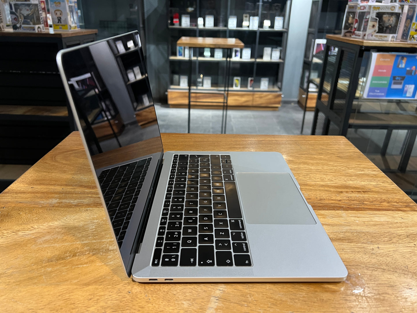 MacBook Pro 13" 2017 128GB / 8GB RAM (Producto Unico)