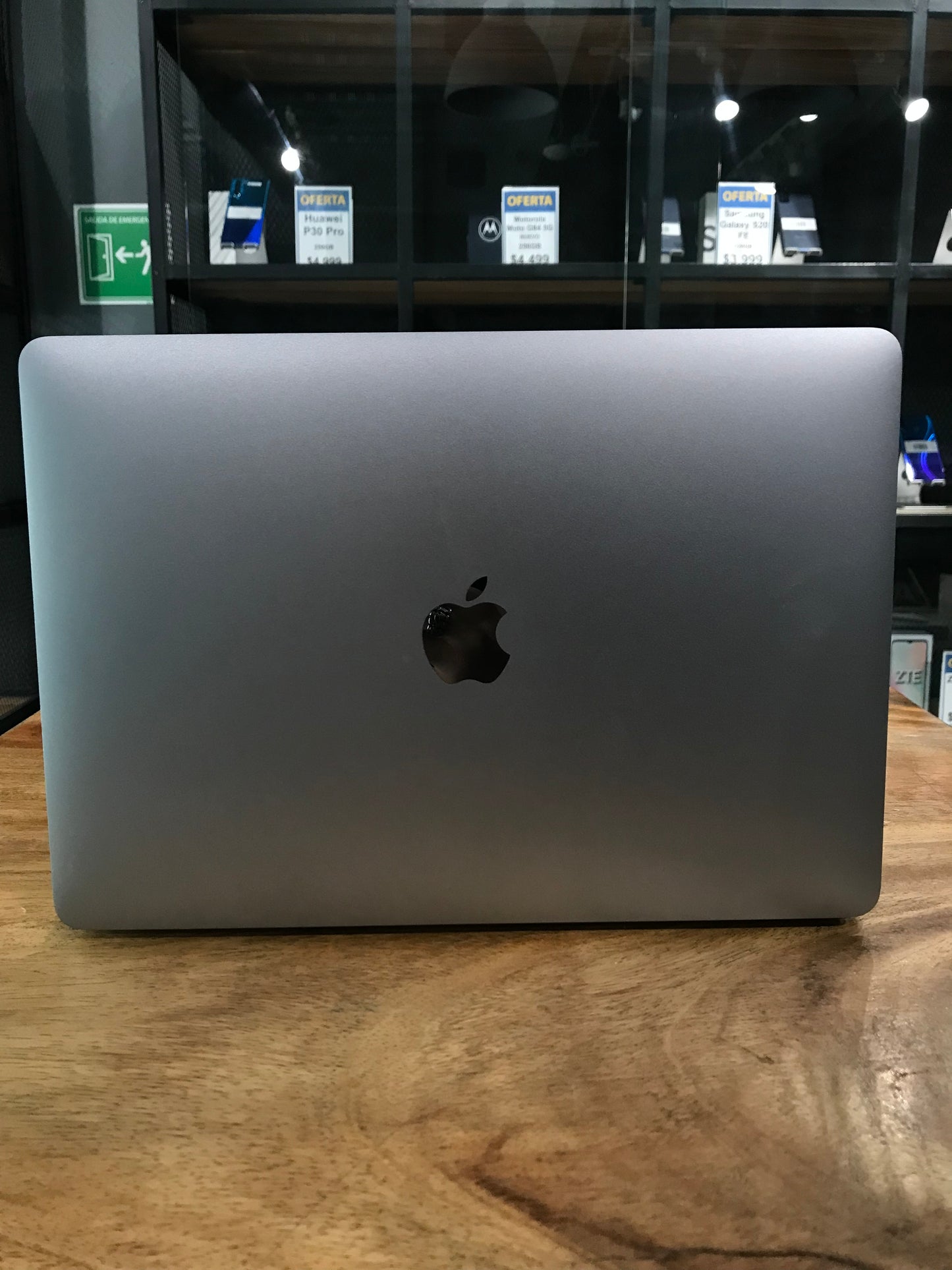 MacBook Air 13" 2020 M1 (Producto Unico)