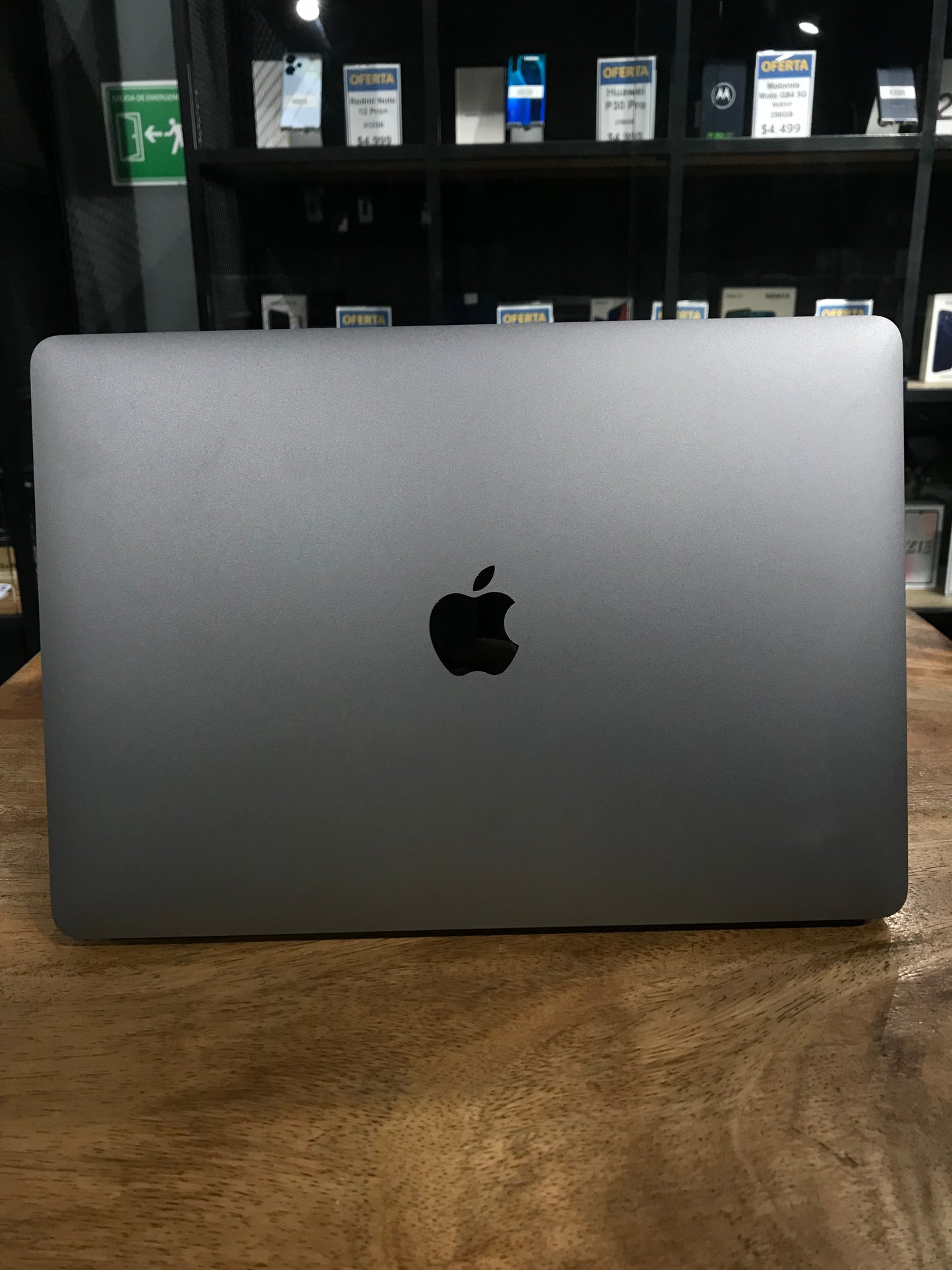 MacBook Pro 13" 2022 M2 (Producto Unico)