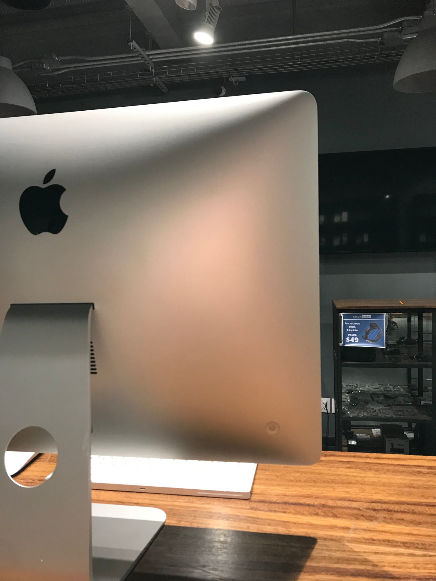 iMac 21.5" 4K Retina 2017 (Producto Unico)