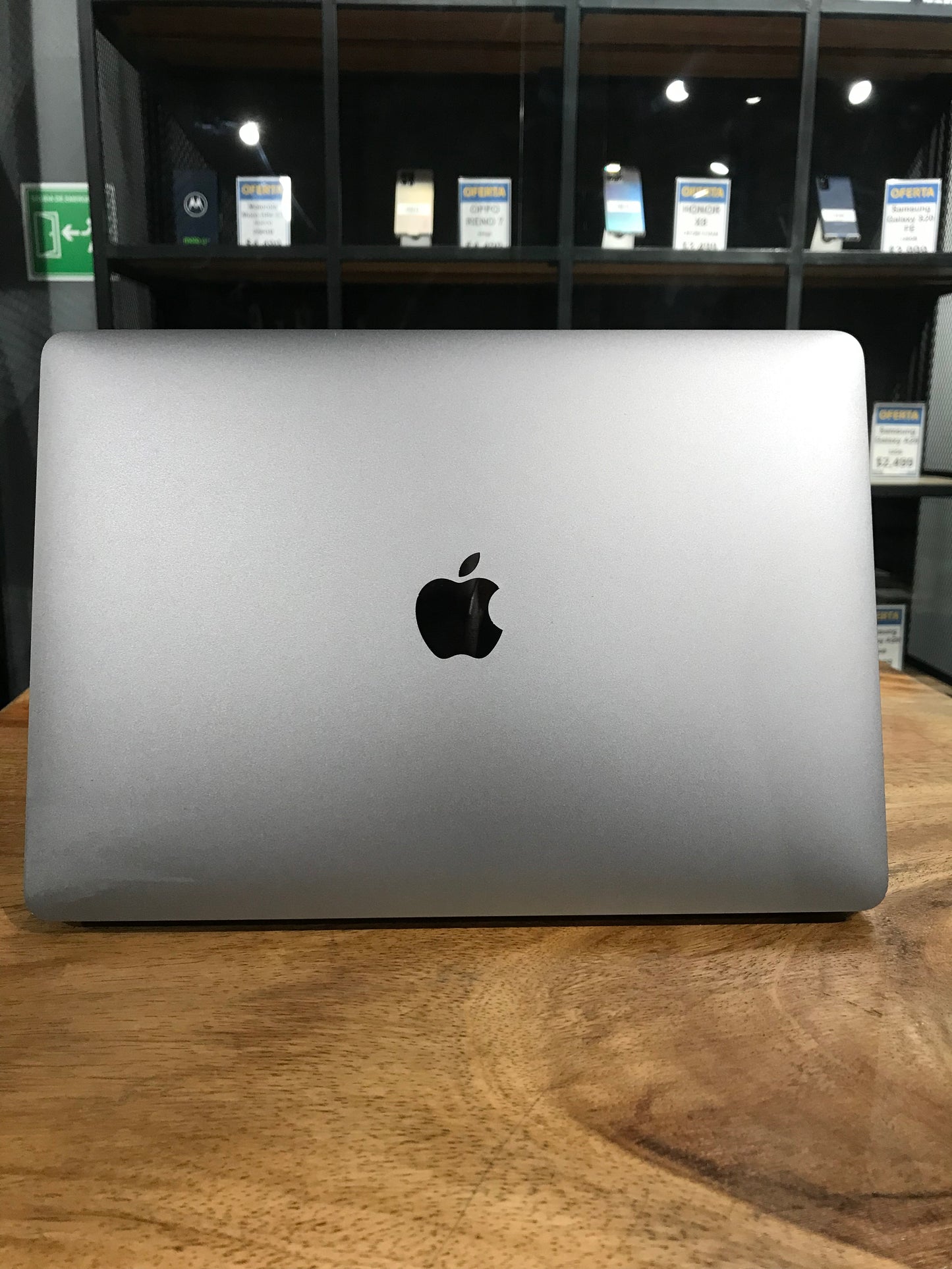 MacBook Air M1 2020 13" 8GB RAM/ 128 GB (Producto Unico)