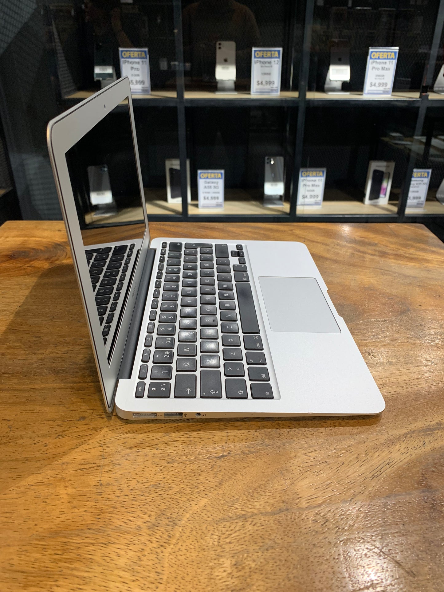 Macbook Air 11" 2014 (Producto Unico)