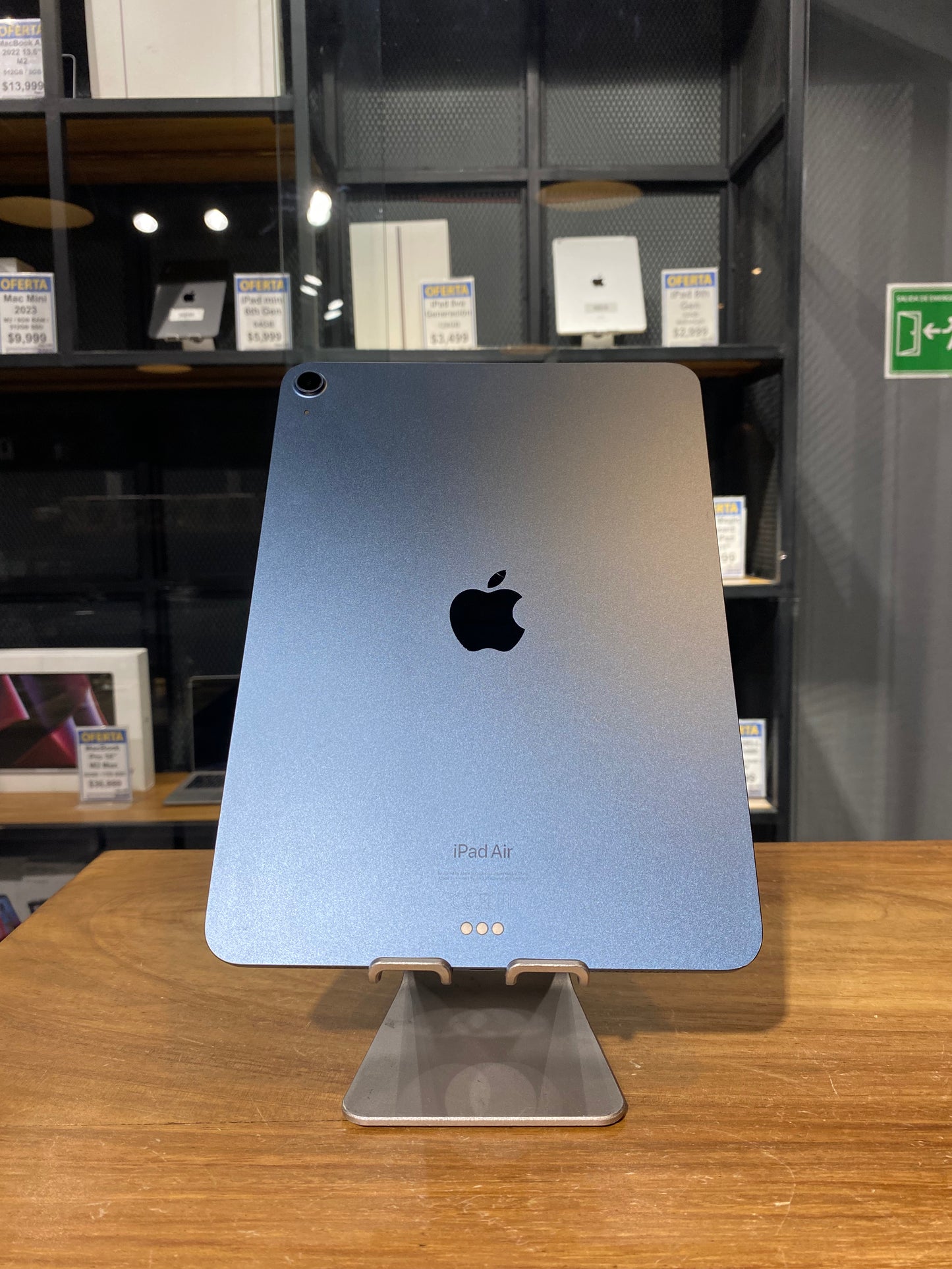 iPad Air 5th Gen 10.9" M1 256GB (Producto Unico)