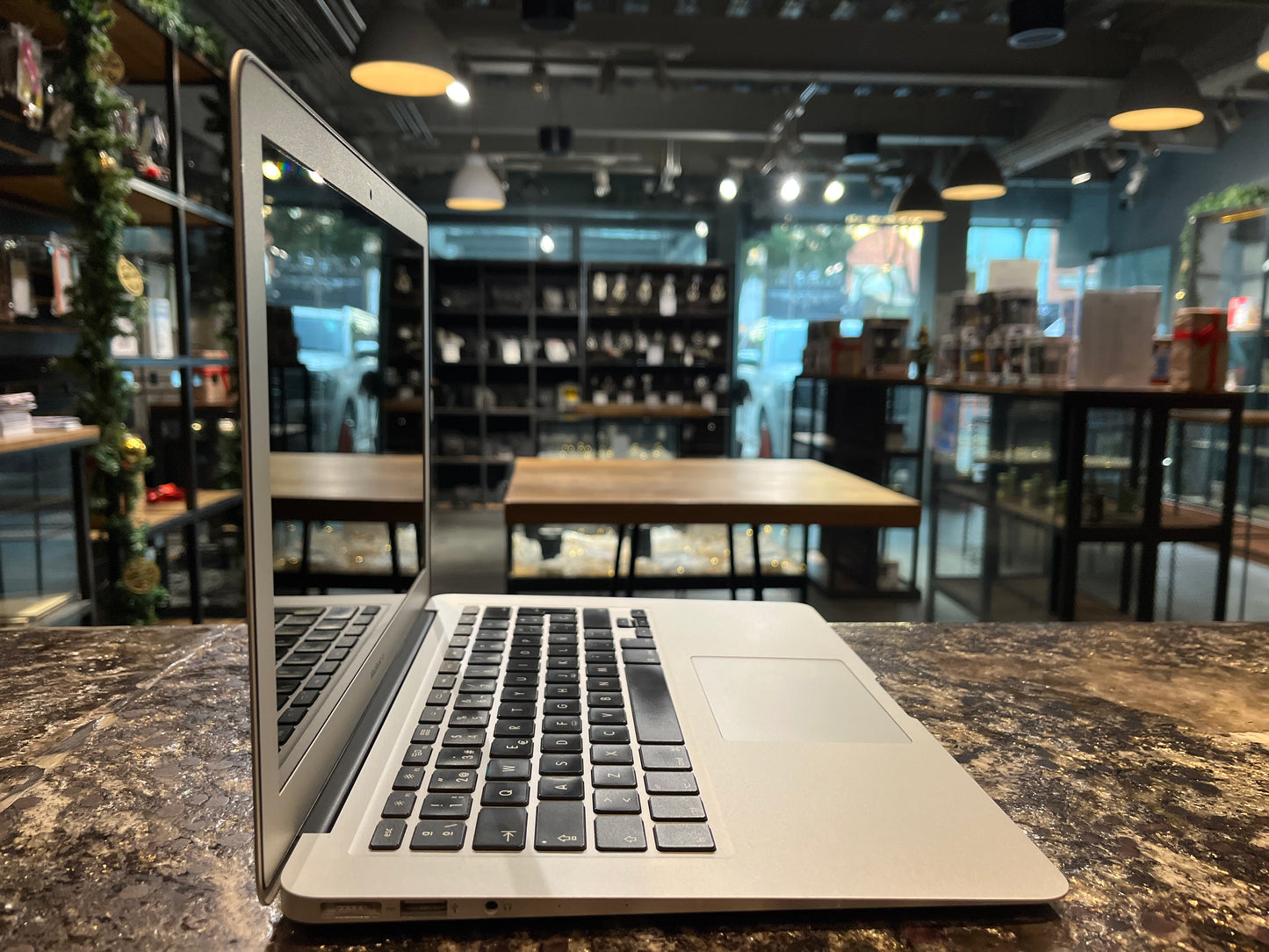 MacBook Air 2017 13" 128GB / 8GB RAM