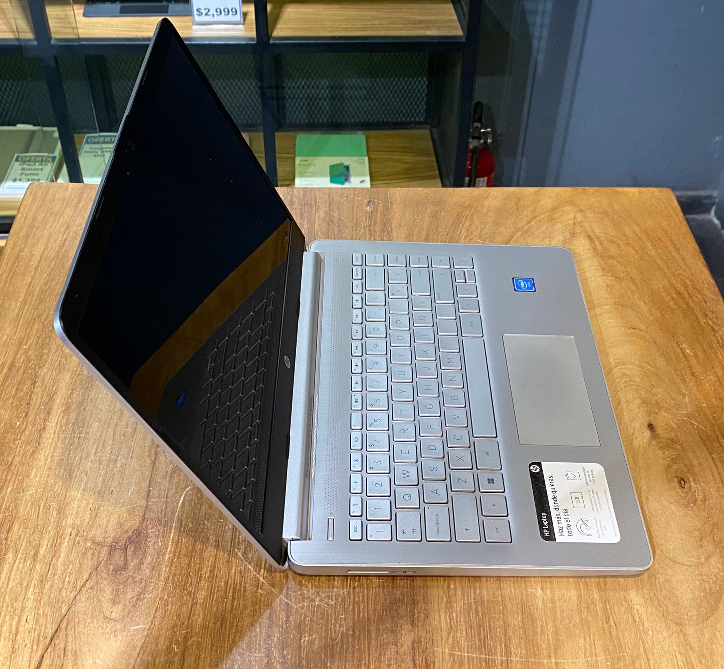 Laptop HP 14", 8GB de RAM, Intel Celeron