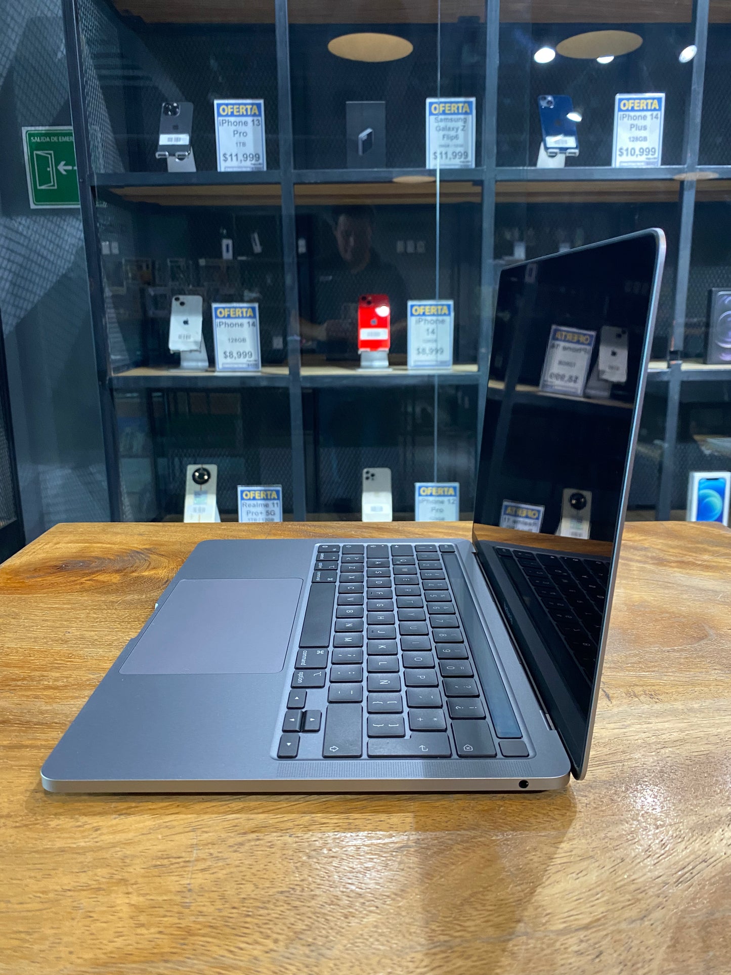 MacBook Pro 13" M2 2022 512GB (Producto Unico)