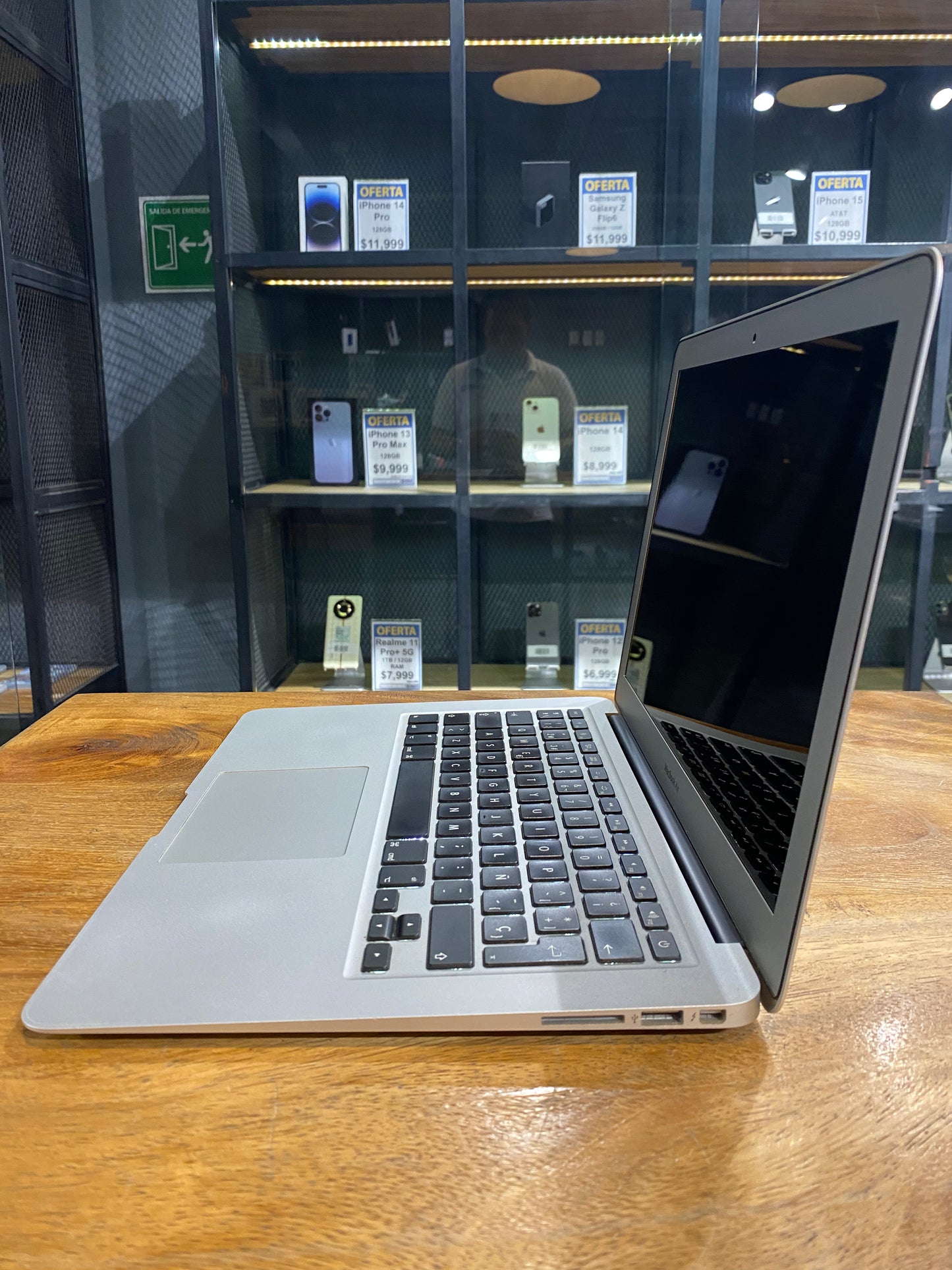 MacBook Air 13" 2017 256GB (Producto Unico)