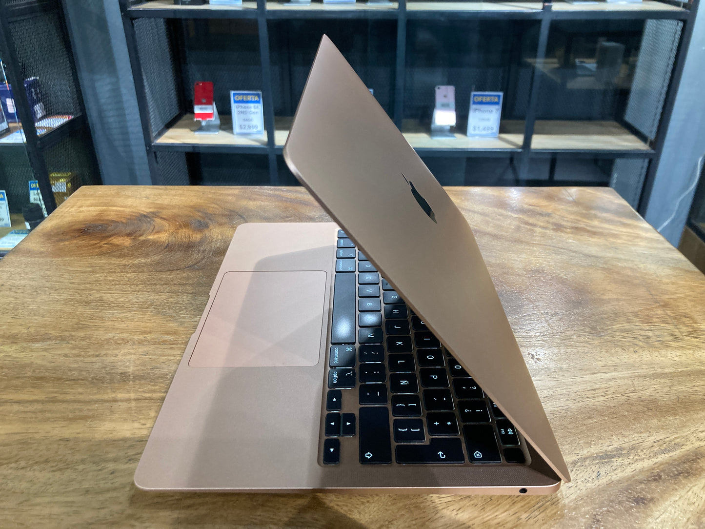 Macbook Air 13" 2020 M1 (Producto Único)