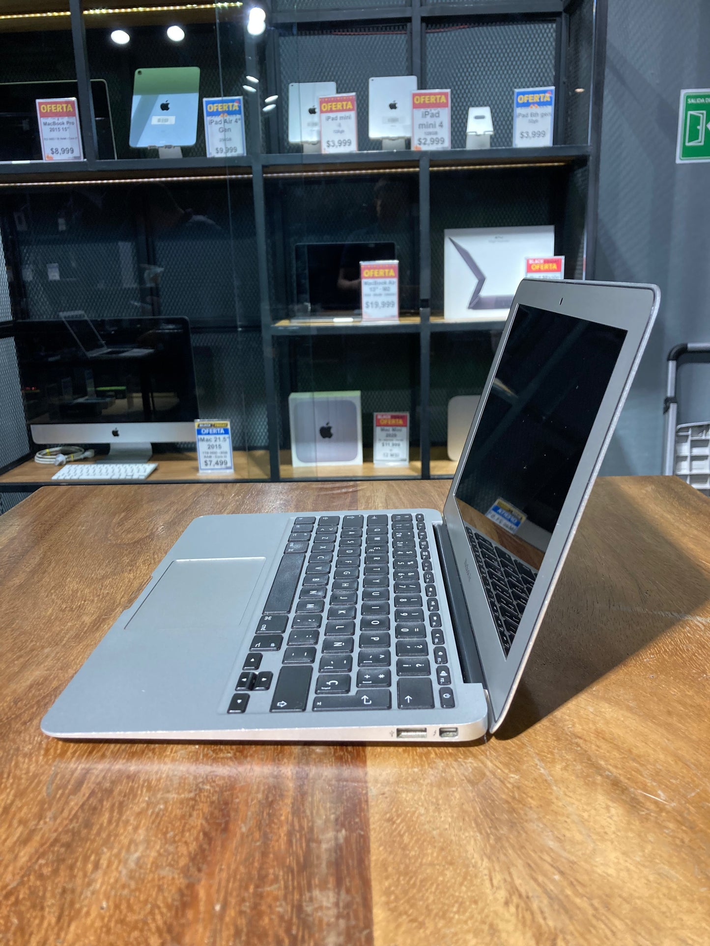 Macbook Air 11" 2014 (Producto Único)