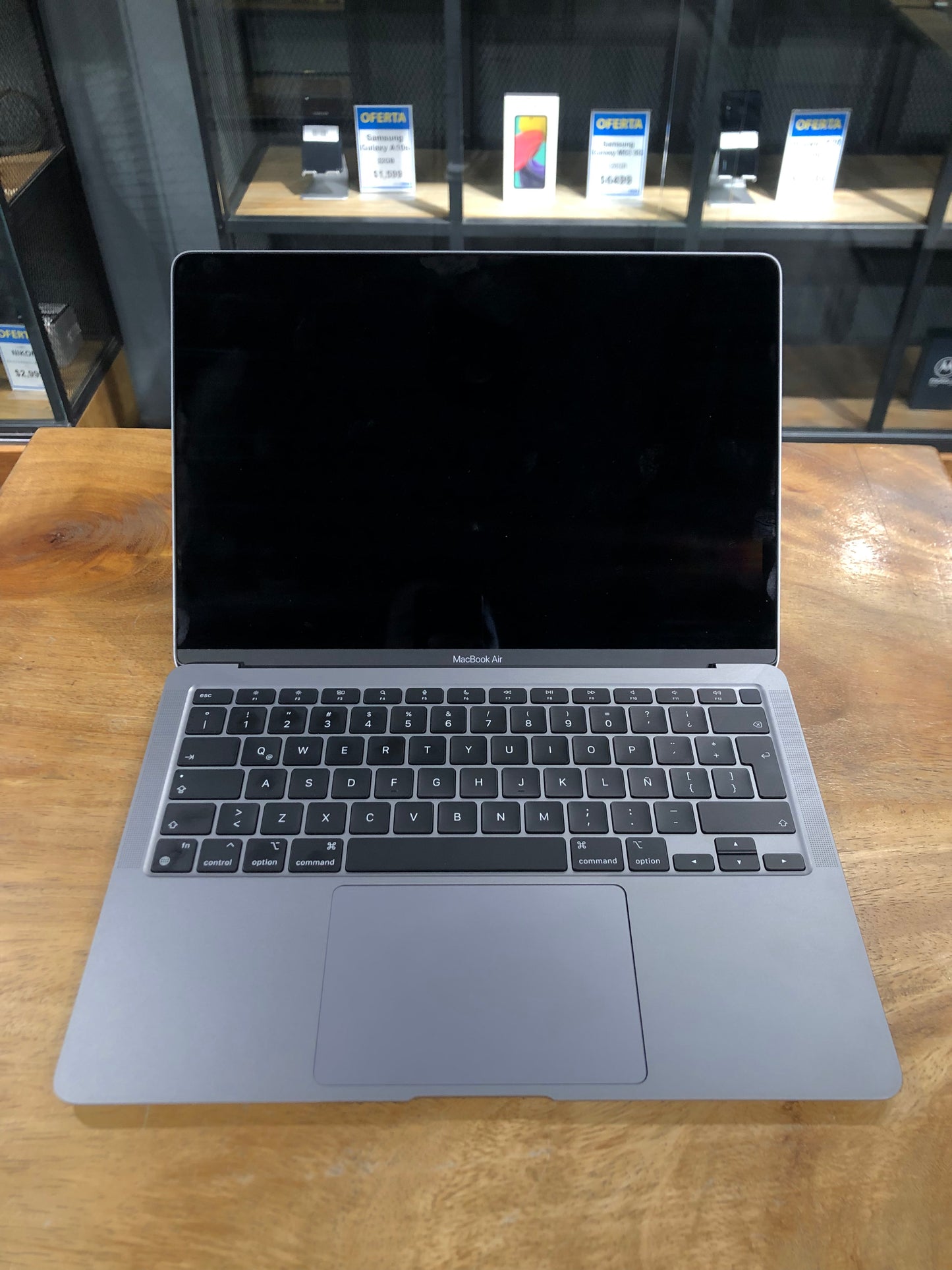 MacBook Air 13" M1 (Producto Unico)