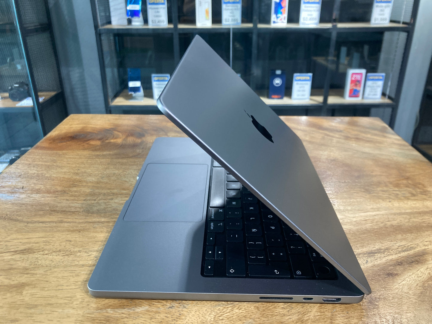 MacBook Pro 14" 2021 M1 Pro (Producto Unico)