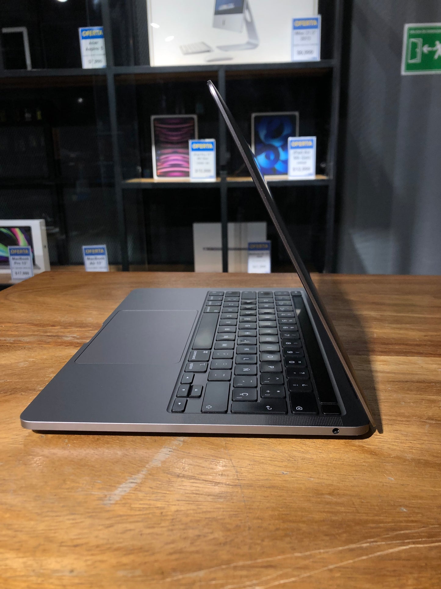 Macbook pro 13" M1 2020 (Producto único)