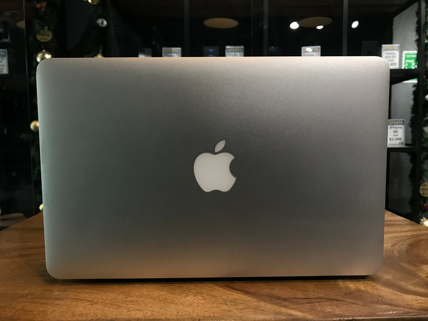 MacBook Air 2015 11" Corei5 4GB RAM/128GB SSD (Producto Unico)