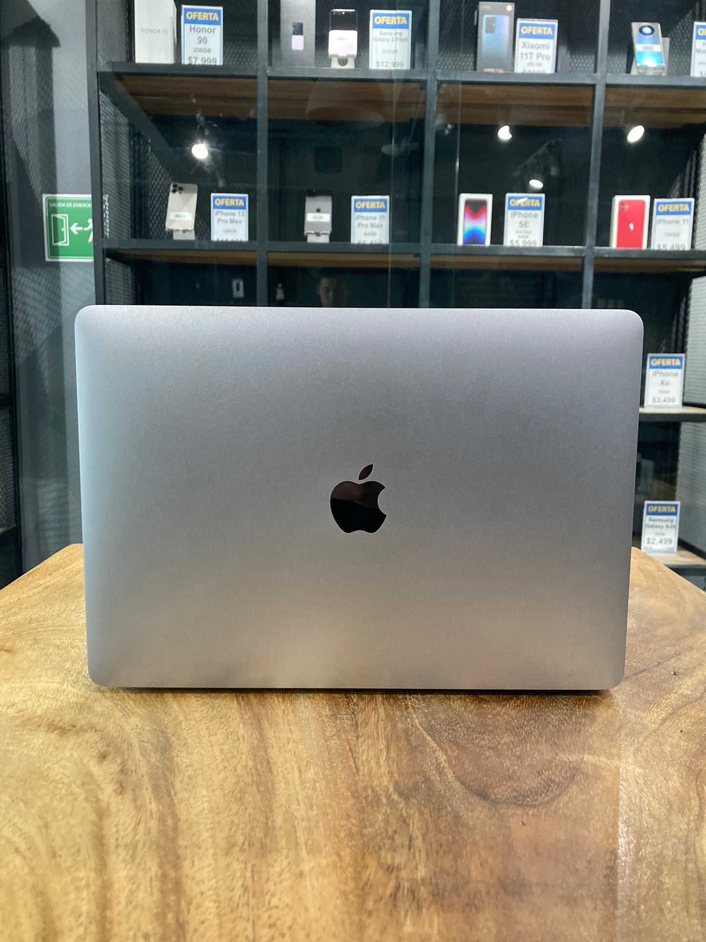 Macbook Air 13" 2020 M1 (Producto Unico)