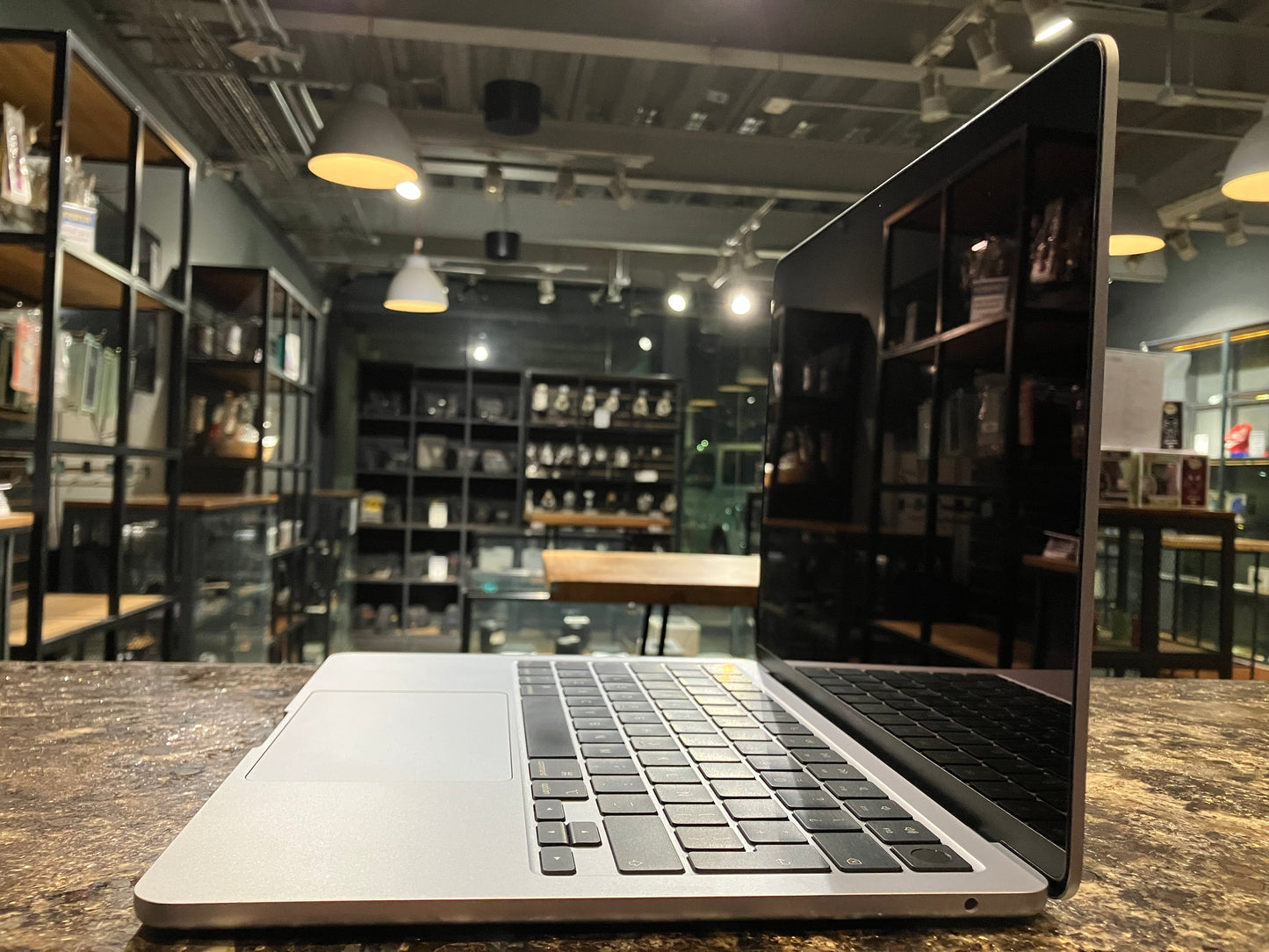 MacBook Air 2025 M4 512GB SSD - 16GB RAM (Producto ùnico)
