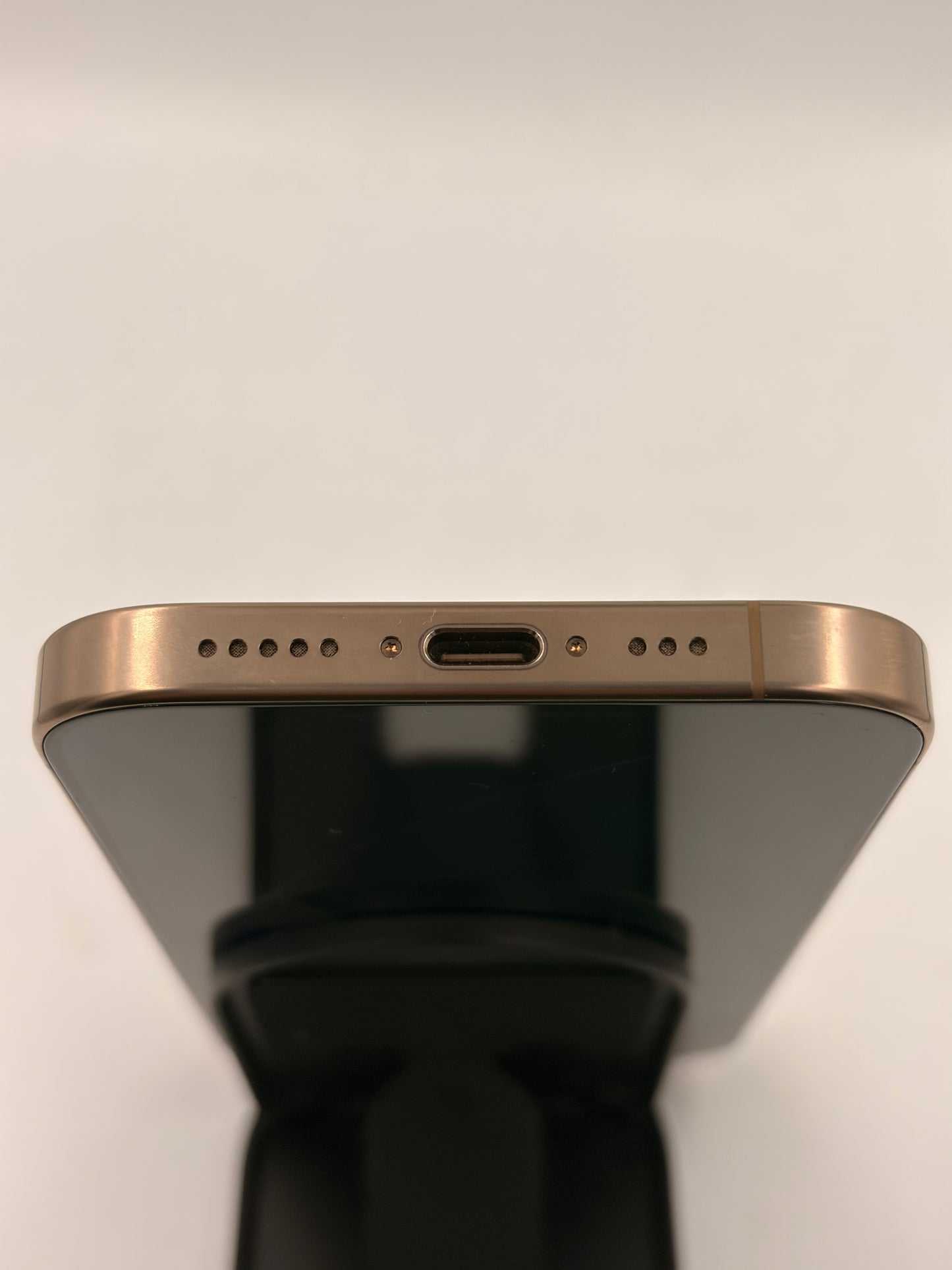 Apple iPhone 16 Pro