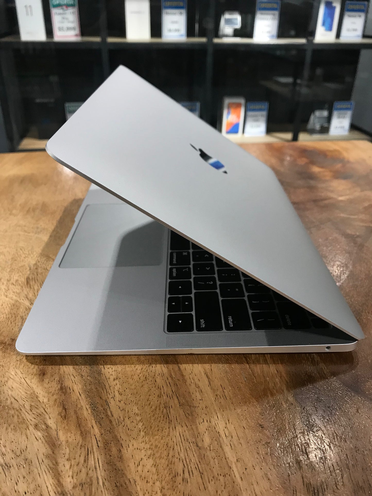 MacBook Air 13" 2019 128GB (Producto Único)