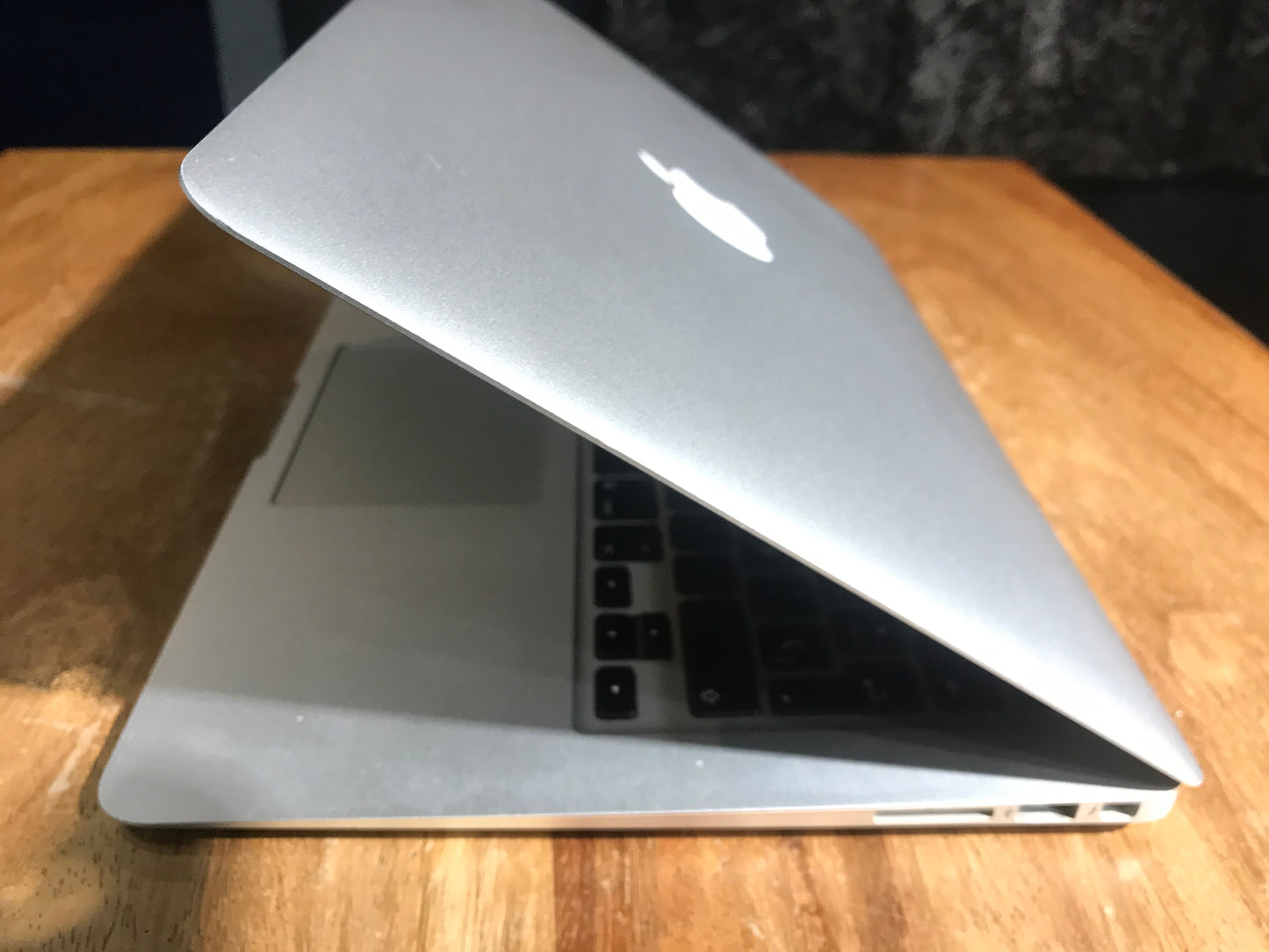 MacBook Air 13" 2017 128GB (Producto único)
