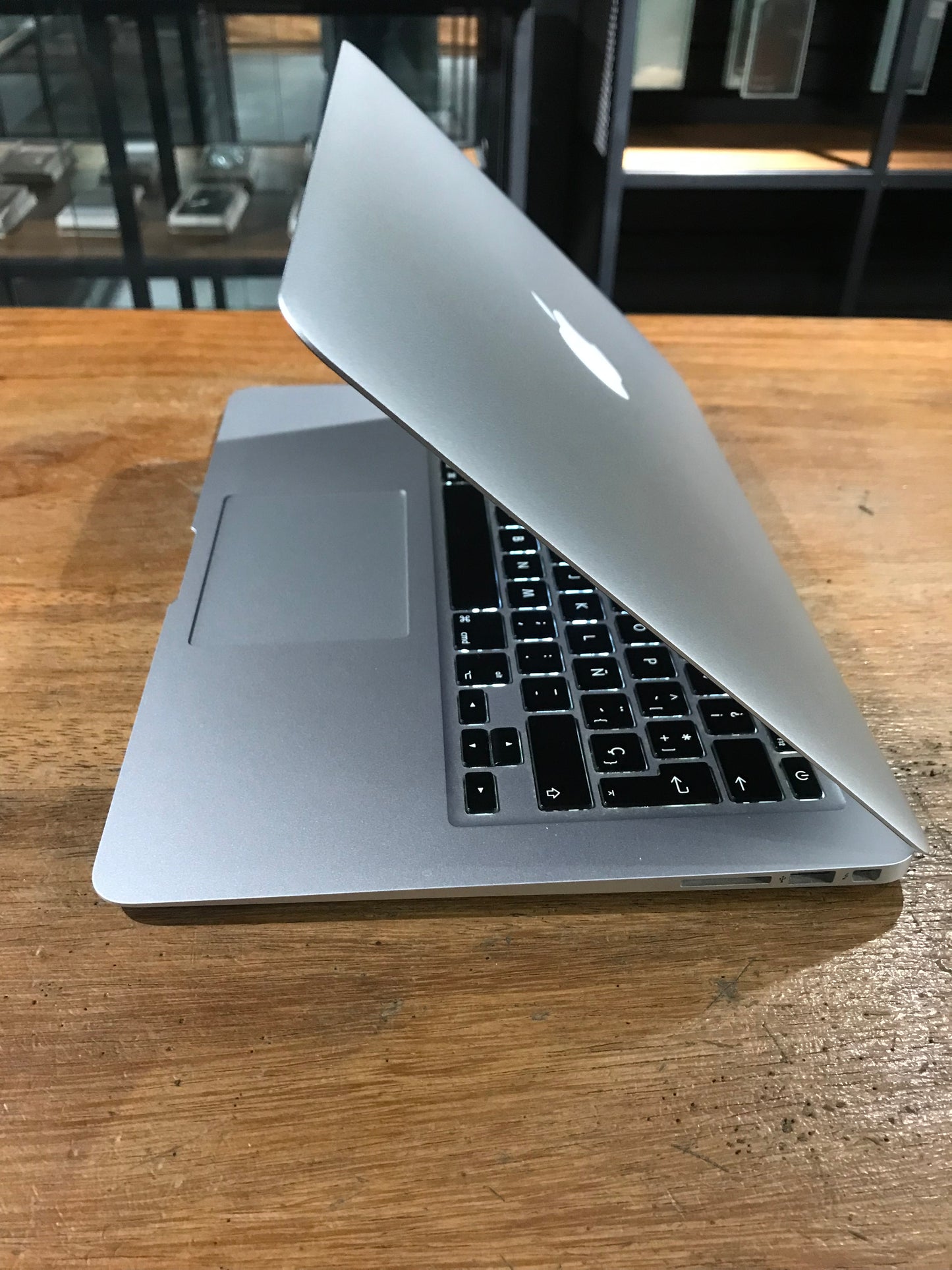 MacBook Air 13" 2015 128GB (Producto Unico)