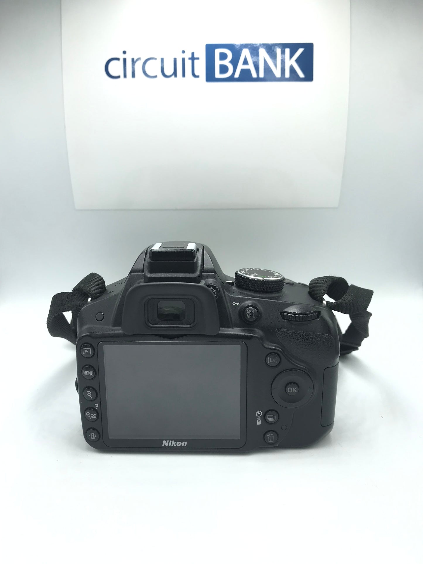 Nikon D3200 + AF-S 18-55mm 1:3.5-5.6G (Producto Unico)