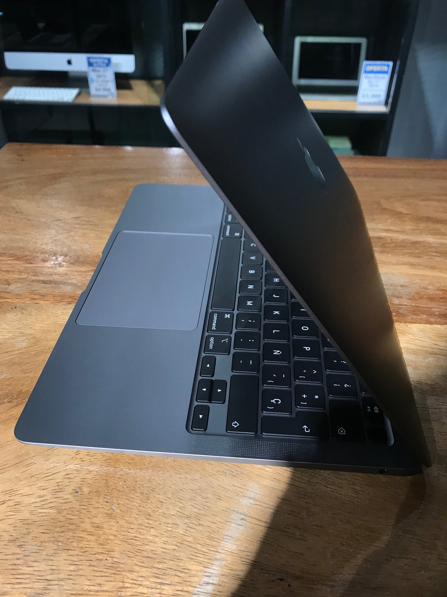 MacBook Air 13" 2020 M1 512GB SSD (Producto Unico)