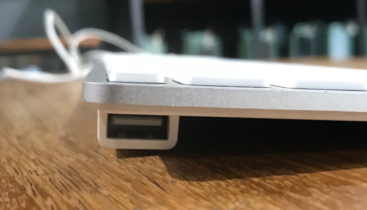 Wired Keyboard (Producto único)