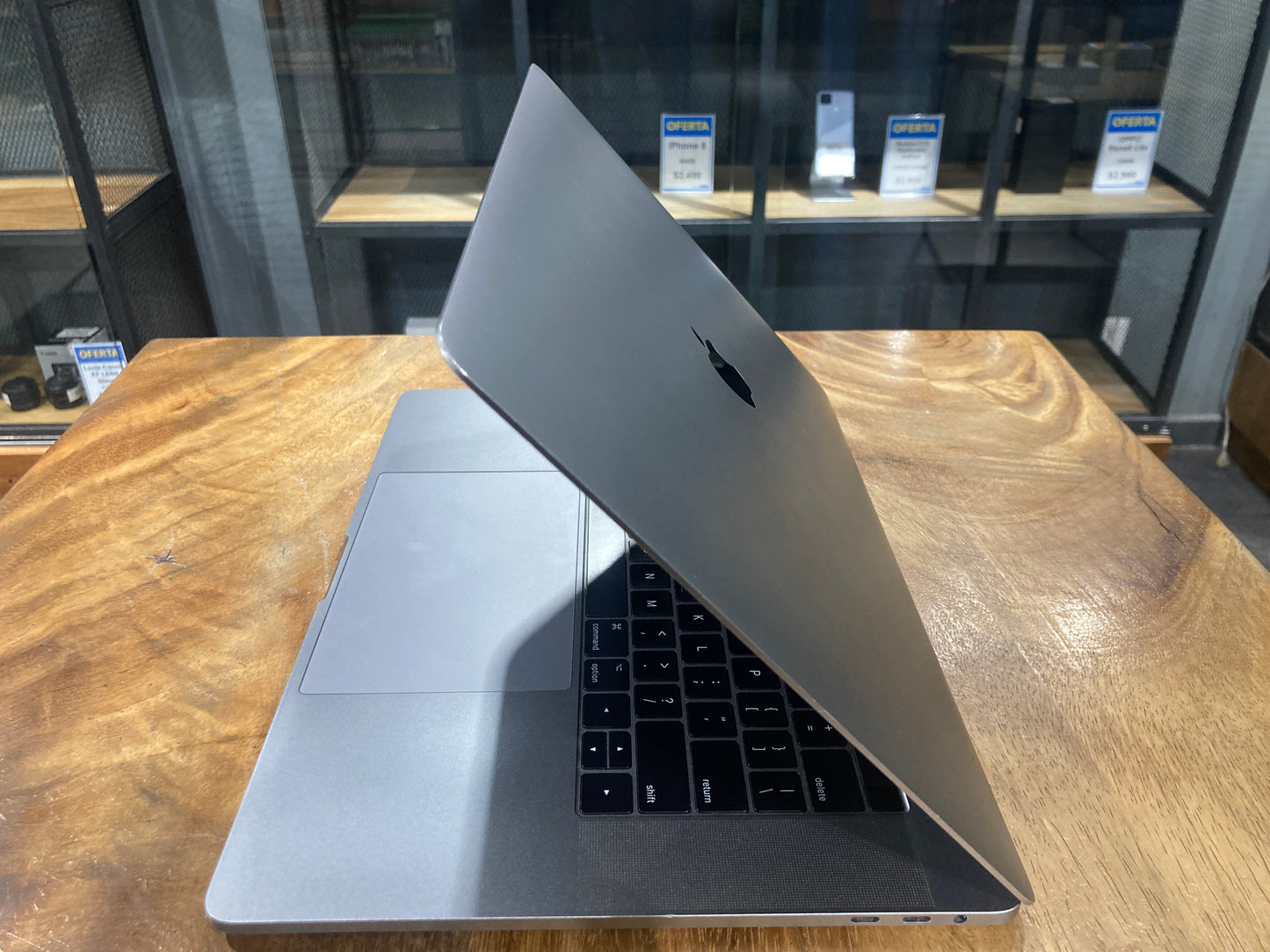 Macbook Pro 15" Touchbar 2017 ( Producto Único)