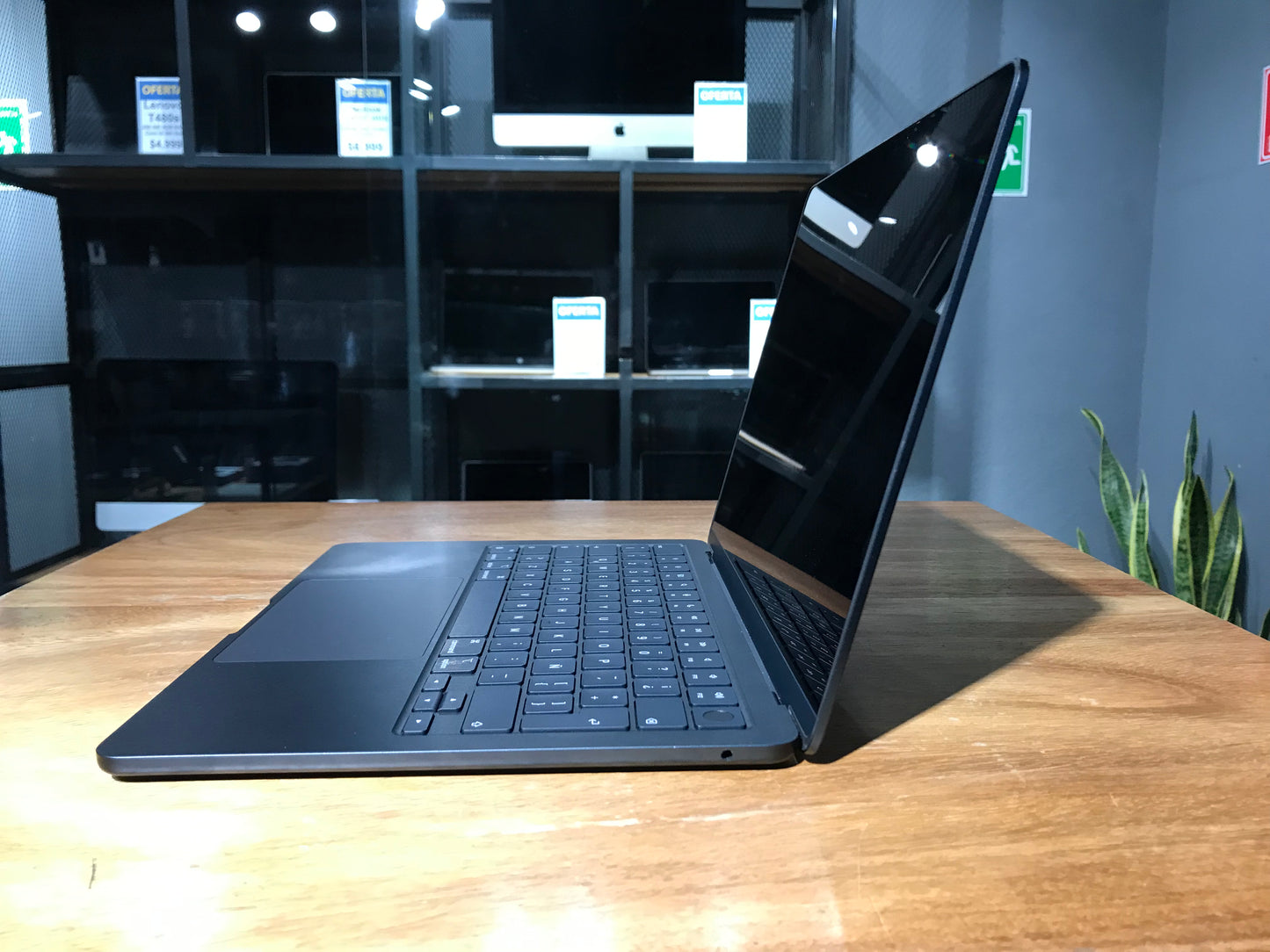 MacBook Air M2 2022 (Producto Unico)