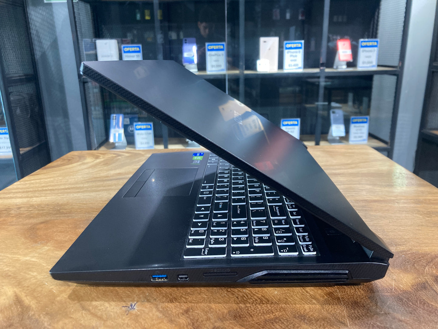 Laptop Gamer Gigabyte G5 KD (Producto Único)