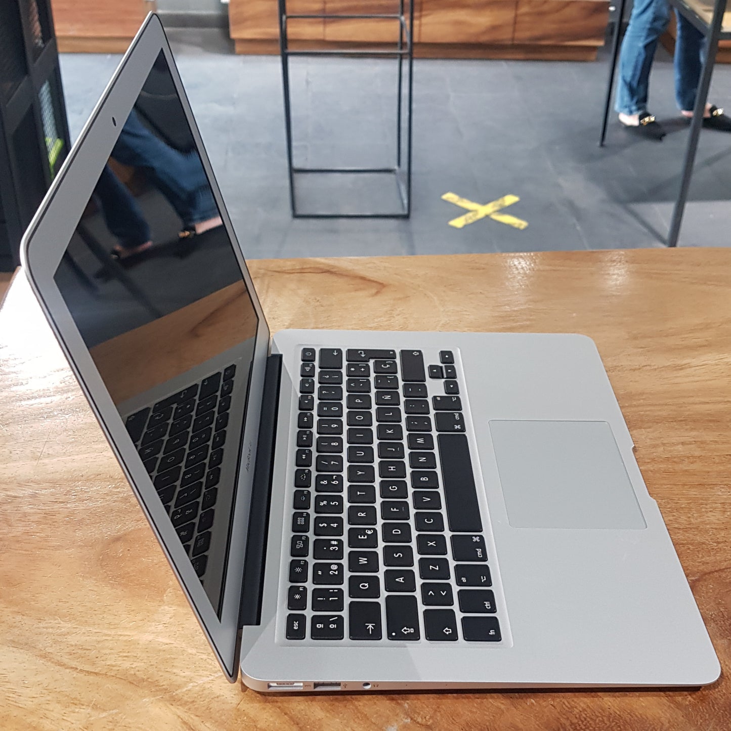 Macbook Air 13" 2017 (Producto Único)