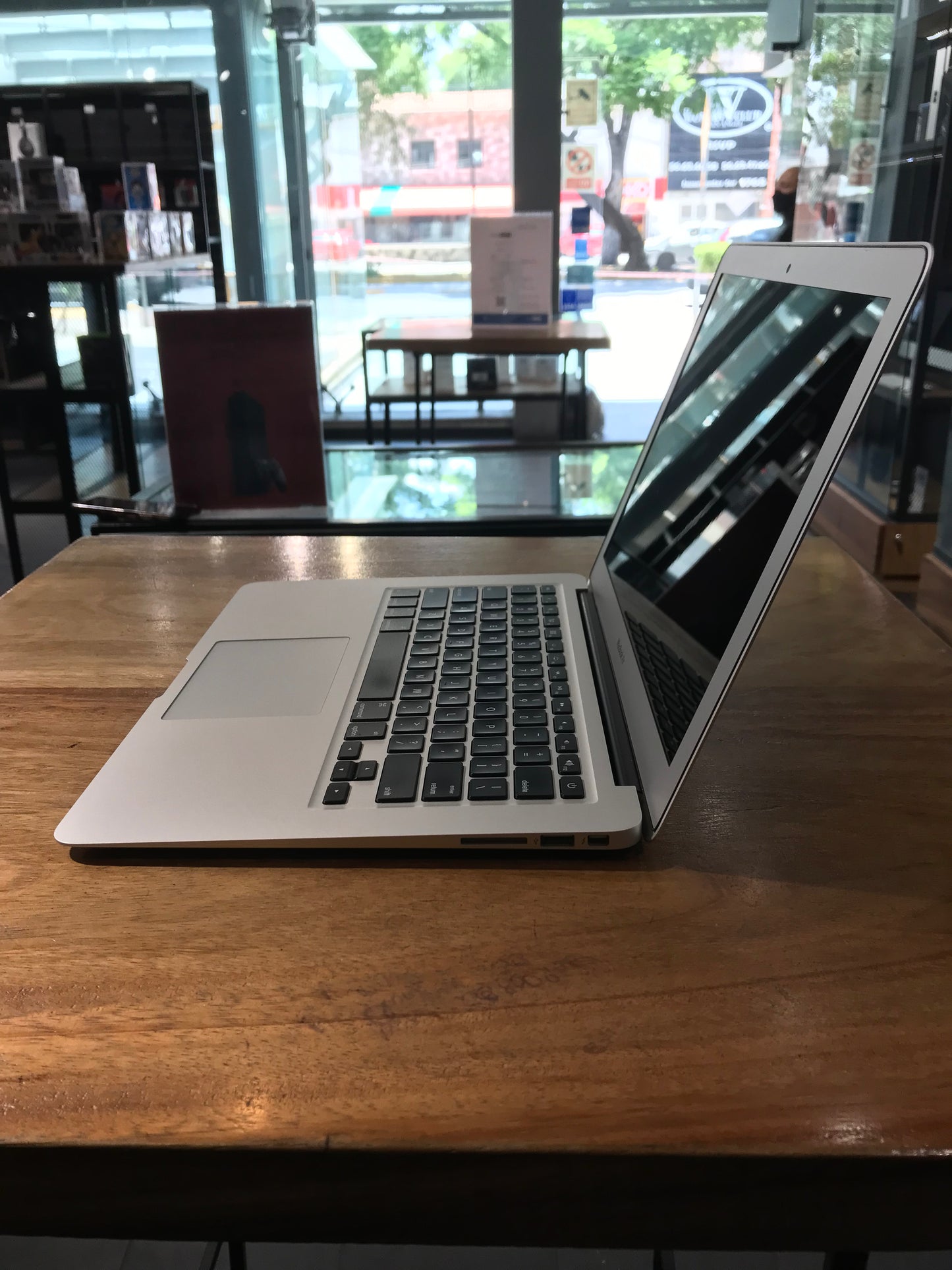 MacBook Air 13" 2015 256gb A1466 (Producto Único)