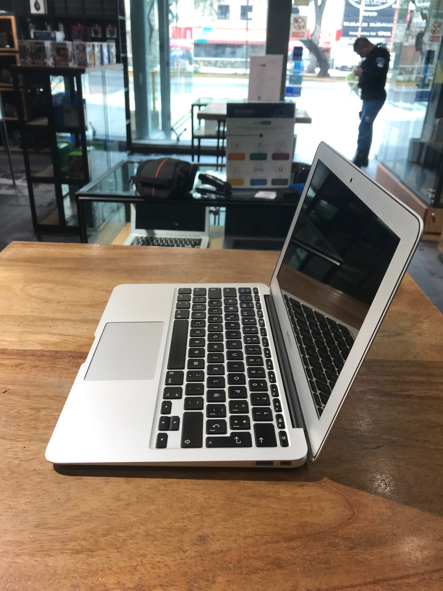 MacBook Air 11" 2015 256gb (Producto Único)