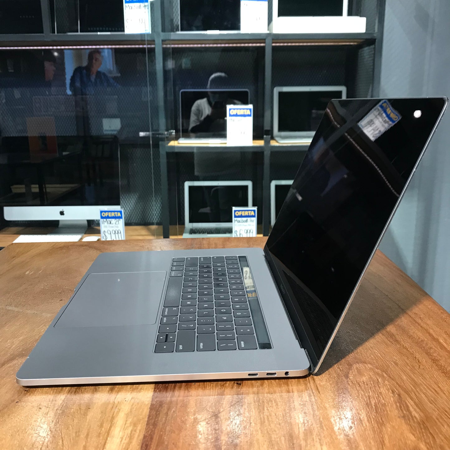 Macbook Pro Touchbar "15" 2017 (Producto Unico)