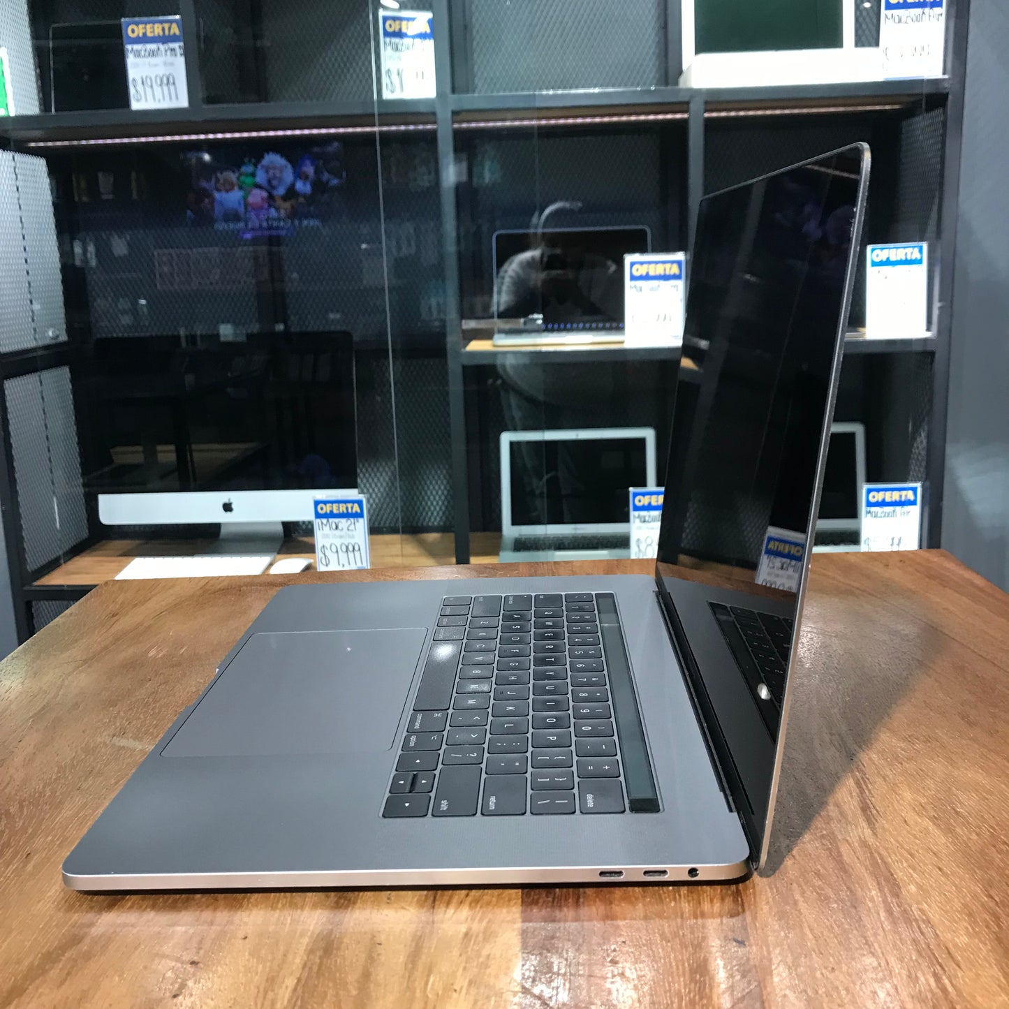 Macbook Pro "15" 2017 (Producto Único)