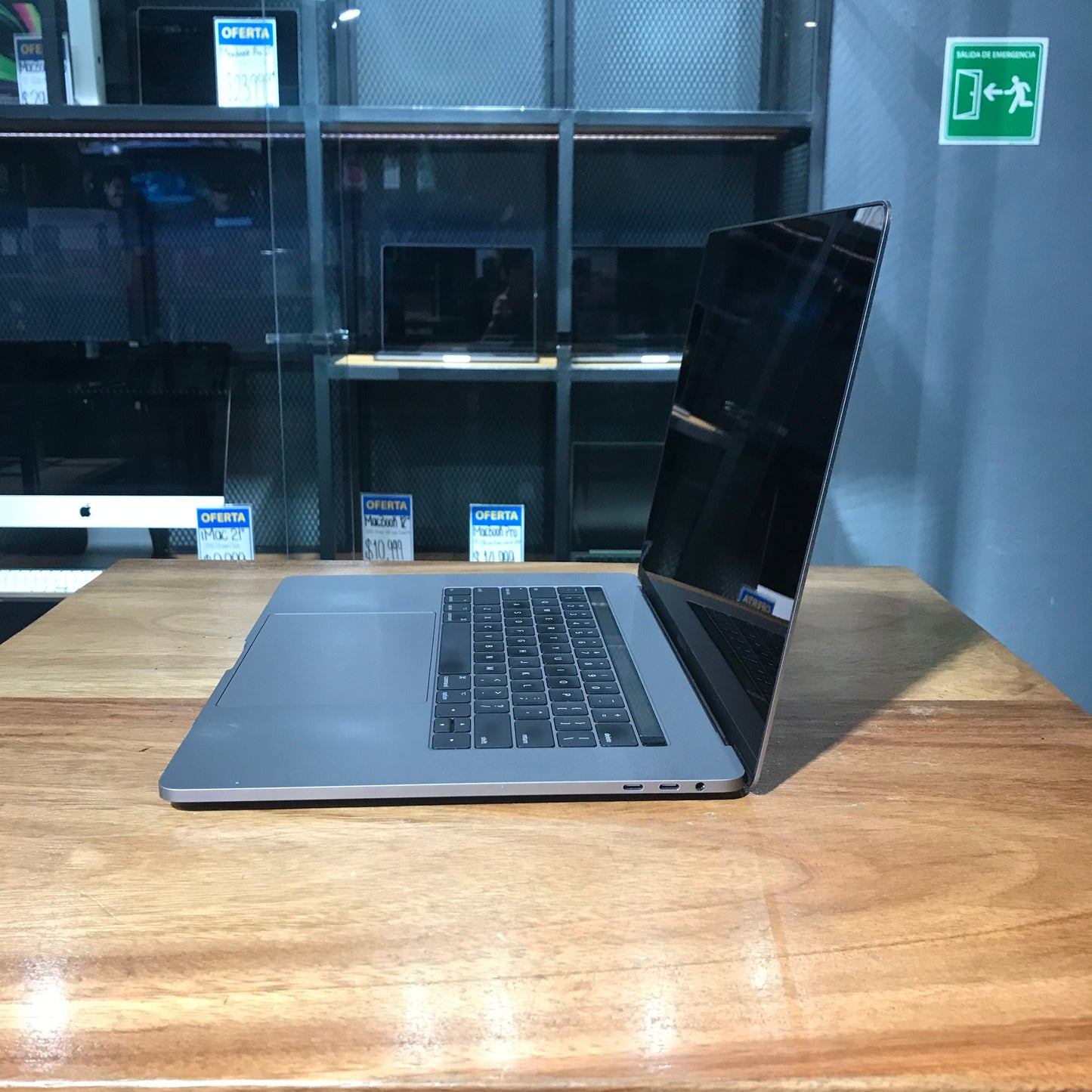 Macbook Pro 15" 2017 256gb (Producto Único)