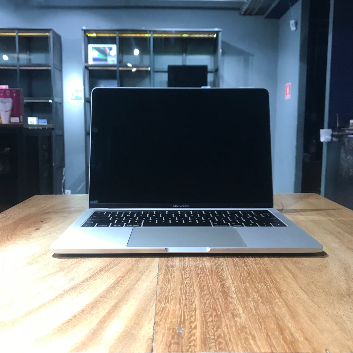 MacBook Pro 13 Pouces 2017 Touch Bar – Gris, Ordinateur Portable Apple Occasion