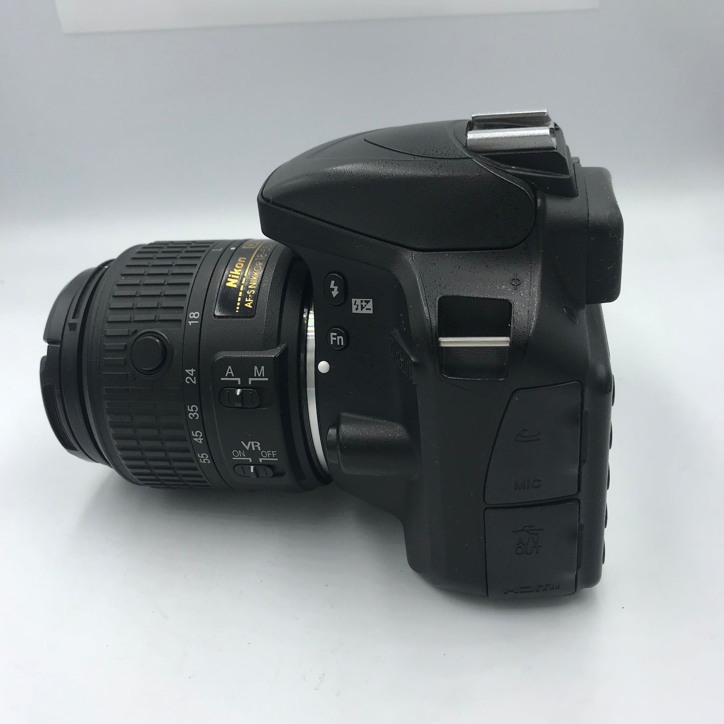 Camara Nikon D3300 c/lente 18-55mm VR (Producto Unico)