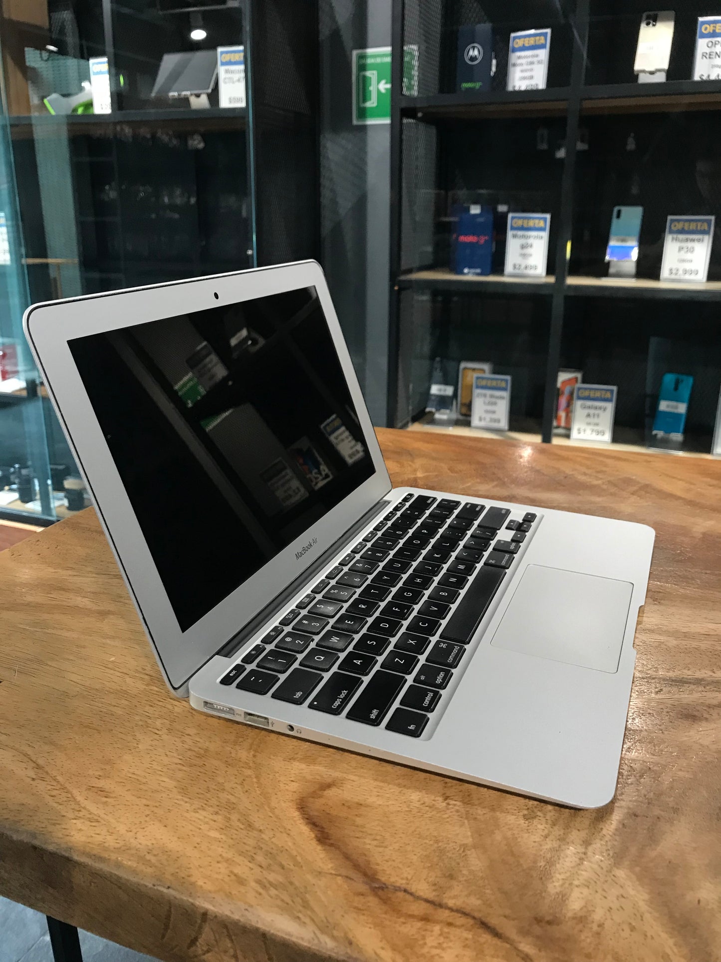 MacBook Air 11" 2013 4 RAM 128 SSD (Producto Unico)