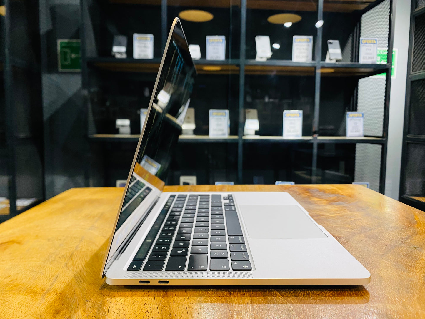 Macbook Pro 13" 2020 M1 512GB (Producto Unico)