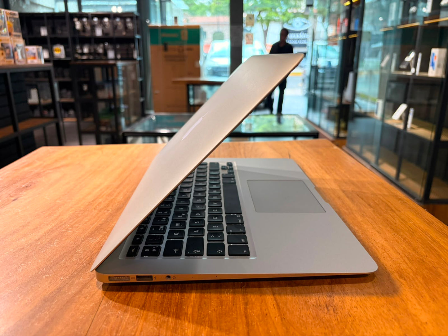 Apple Macbook Air "13" (2016)