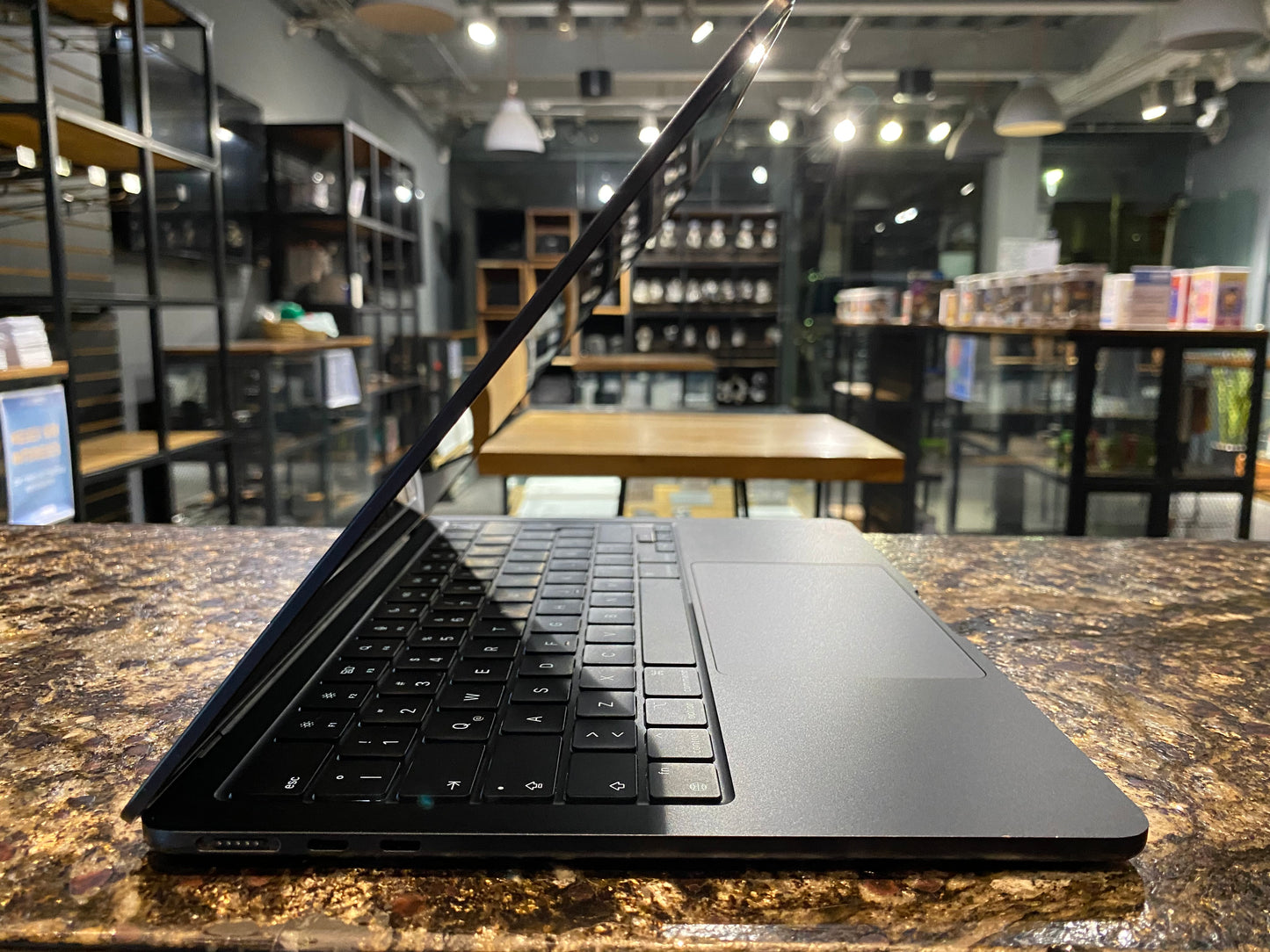 Macbook Air 13" 2022 M2 (Producto Unico)