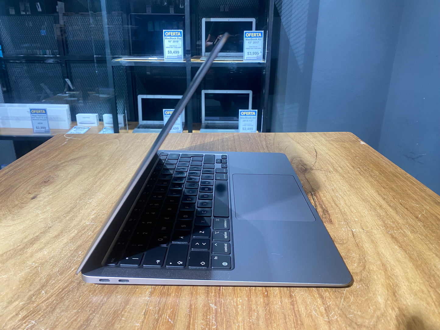 Macbook Air 13" M1 256GB (Producto Unico)