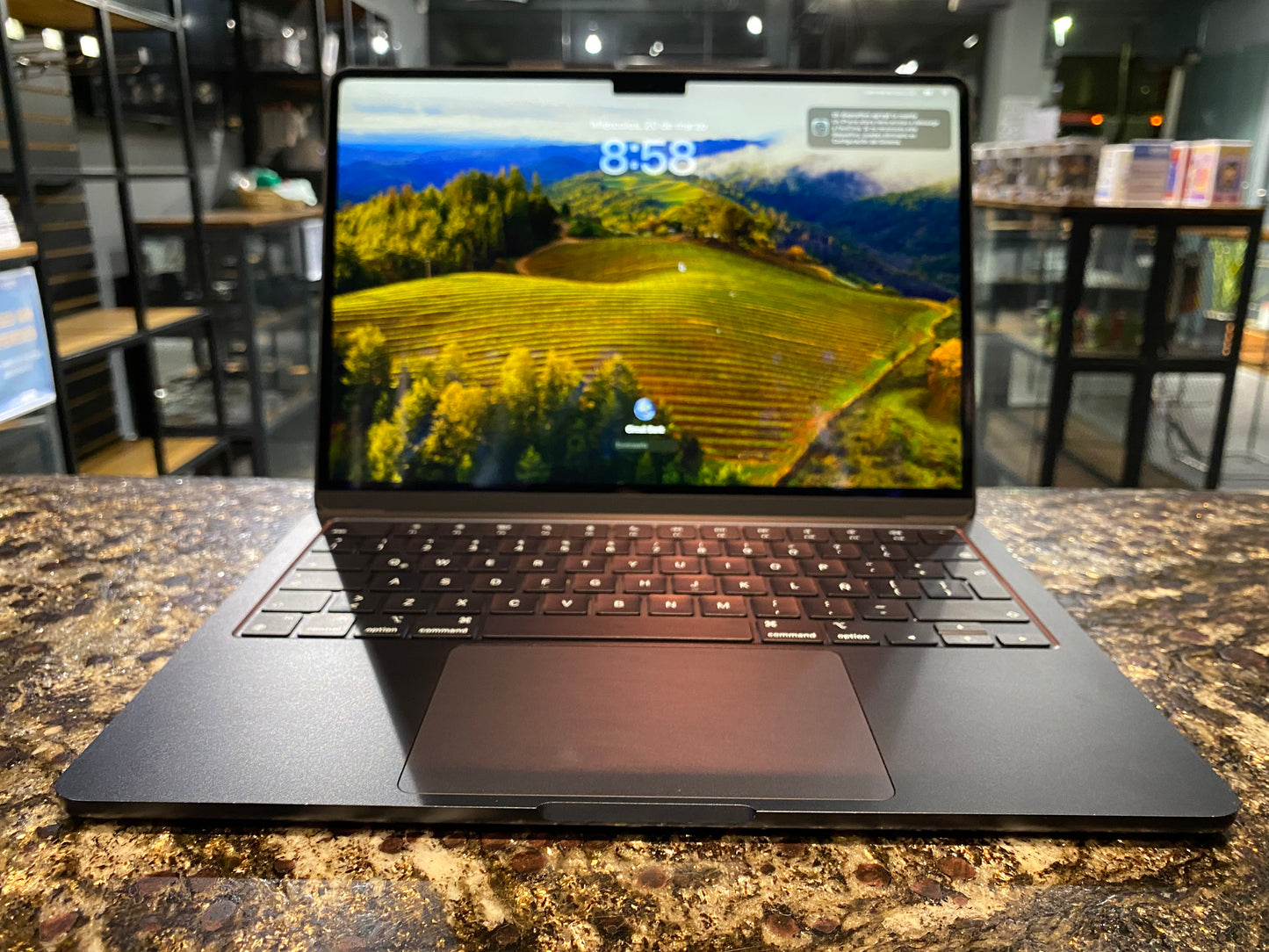 Macbook Air 13" 2022 M2 (Producto Unico)